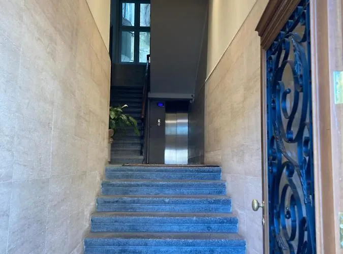 Parliament - Center Luxury