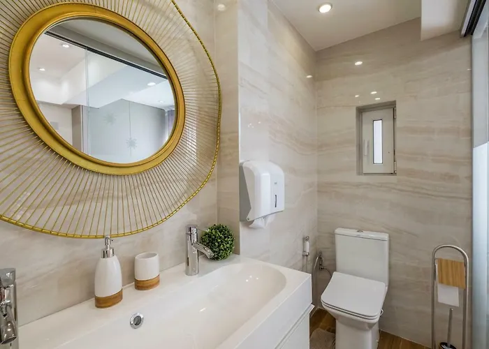 Parliament - Center Luxury