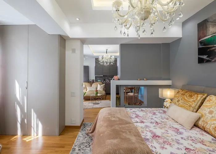 Parliament - Center Luxury *