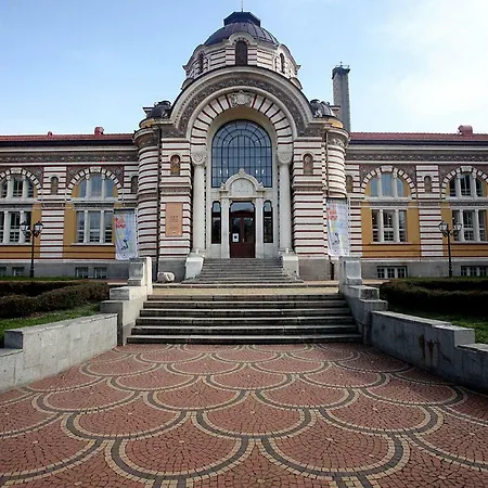 Parliament - Center Luxury