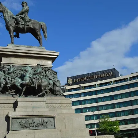 Parliament - Center Luxury