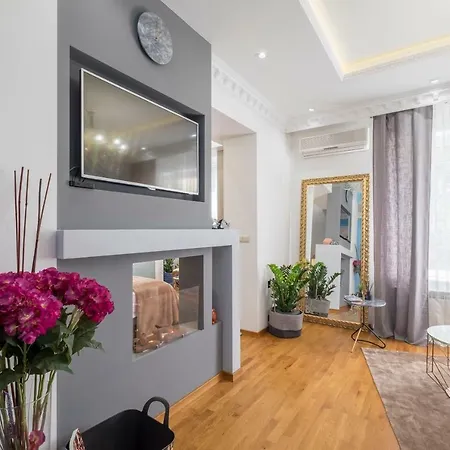 Parliament - Center Luxury *