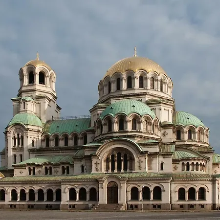 Parliament - Center Luxury