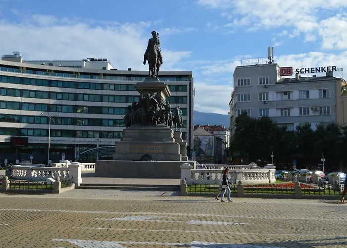 Parliament - Center Luxury Apartment