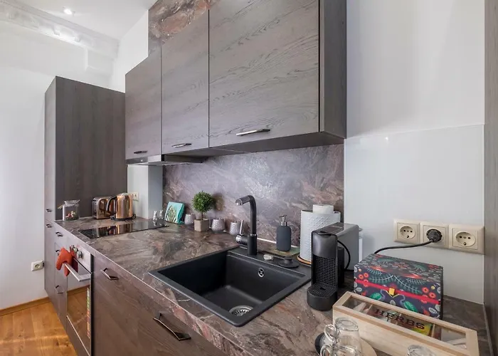 Parliament - Center Luxury *