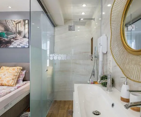 Parliament - Center Luxury Lejlighed