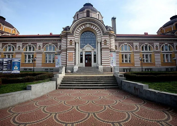 Parliament - Center Luxury