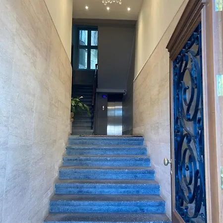 Parliament - Center Luxury