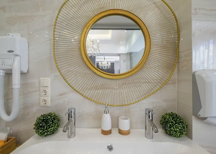 Parliament - Center Luxury *