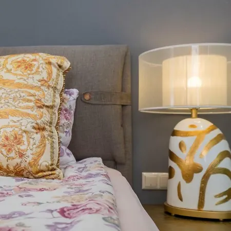 Parliament - Center Luxury Apartament *