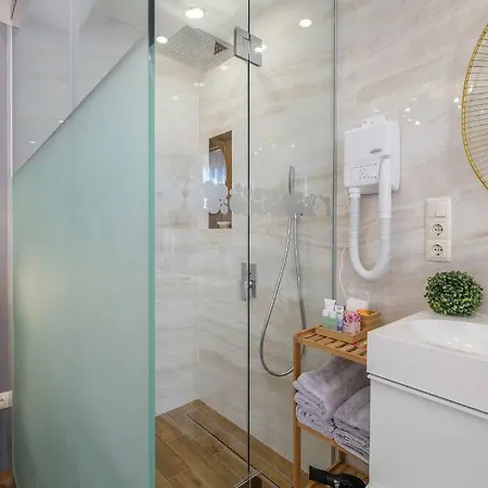 Parliament - Center Luxury Apartament