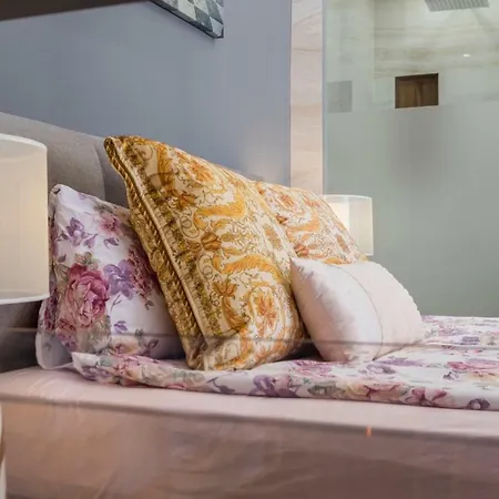 Parliament - Center Luxury *